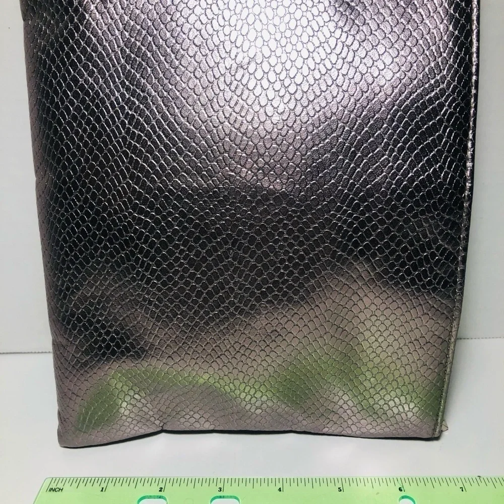 La Prarie Silver Makeup Bag Excellent Condition